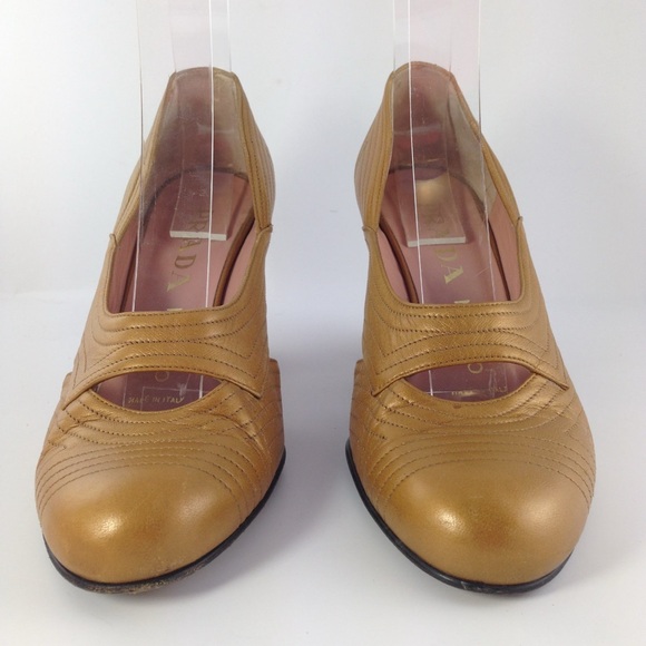 Prada Women's Tan Leather Heels - Picture 11 of 11